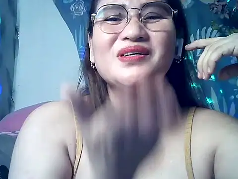 Snapshot of Amazing_Angel22 chatting on 04.12.26 Amazing Angel22 online show from 04.12.26