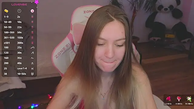 CyrilaPuff online show from 12.10.24