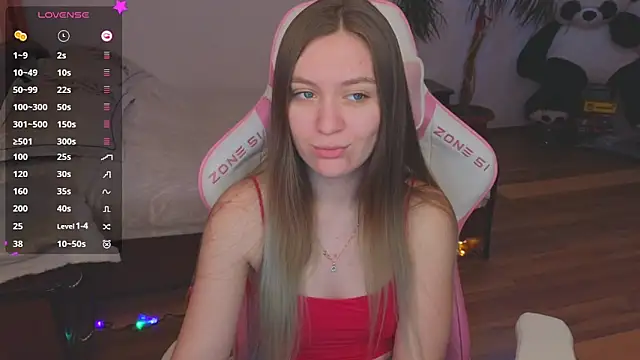 CyrilaPuff online show from 12.10.24