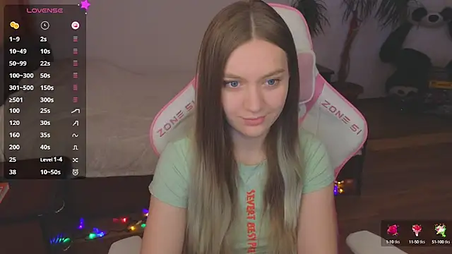 CyrilaPuff online show from 12.12.24