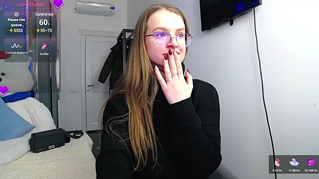 KateJonson online show from 12.12.24