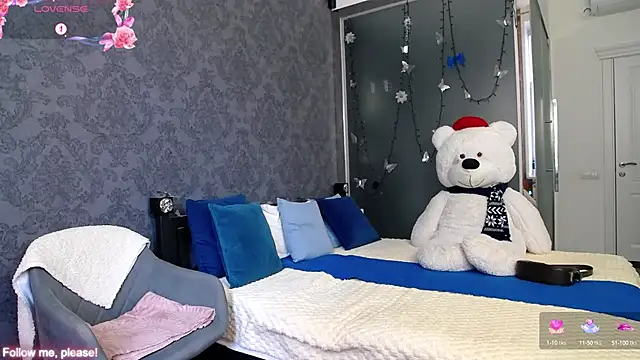 KateJonson online show from 09.09.25