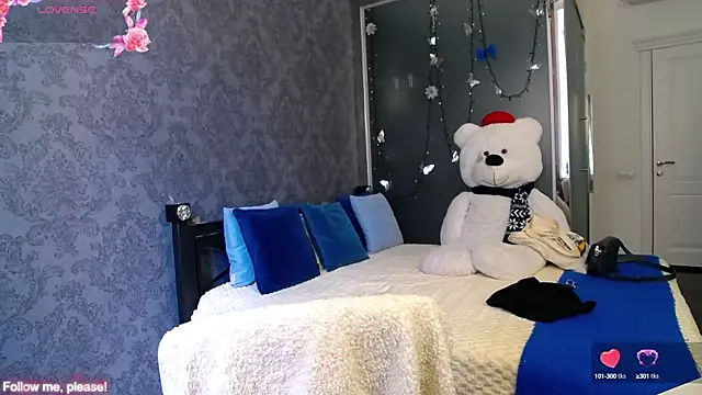 KateJonson online show from 09.15.25