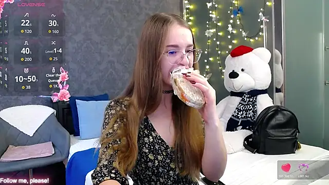 KateJonson online show from 11.04.25