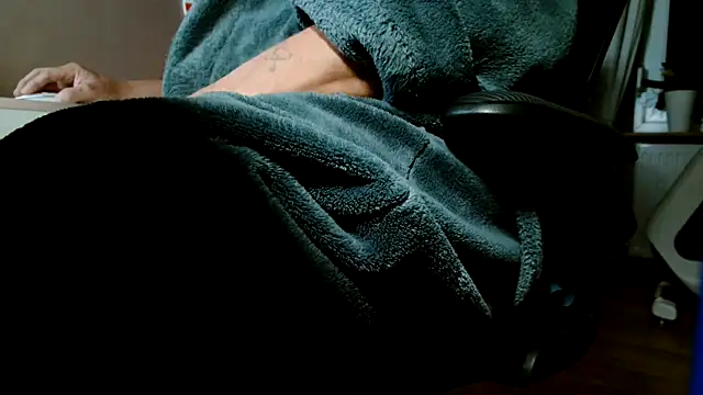 Snapshot of suedel65 chatting on 09.25.25 suedel65 online show from 09.25.25