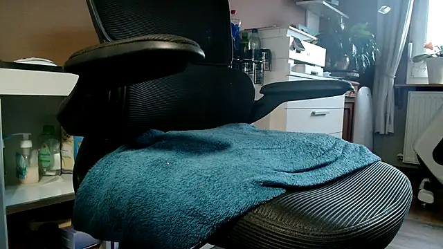 Snapshot of suedel65 chatting on 10.23.25 suedel65 online show from 10.23.25