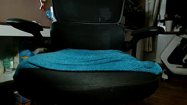 Snapshot of suedel65 chatting on 10.24.25 suedel65 online show from 10.24.25