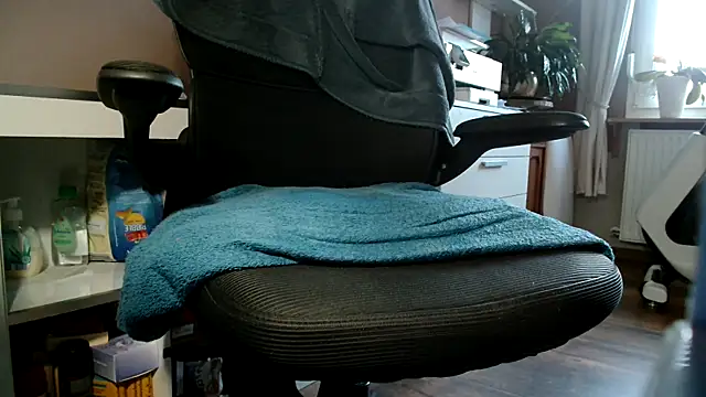 Snapshot of suedel65 chatting on 10.25.25 suedel65 online show from 10.25.25