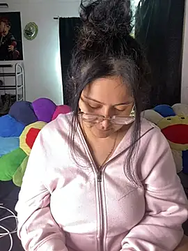 MsConejitaa online show from 12.18.24