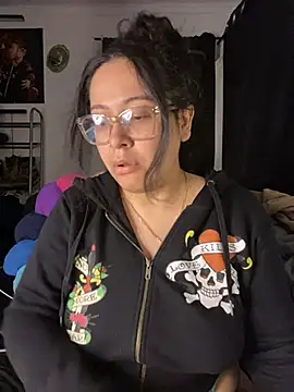 MsConejitaa online show from 12.21.24