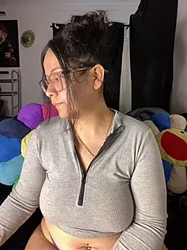 MsConejitaa online show from 12.24.24