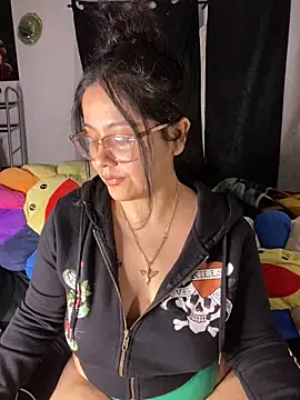 MsConejitaa online show from 12.28.24