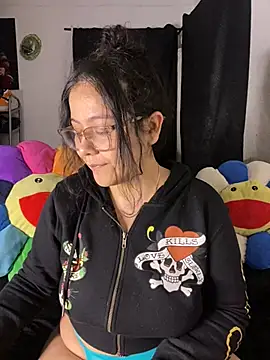 MsConejitaa online show from 01.11.25