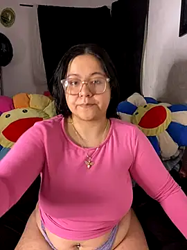 MsConejitaa online show from 11.25.25