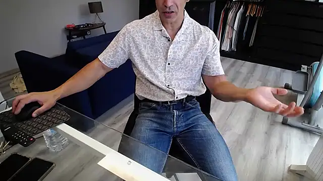 samricci21 online show from 10.16.25