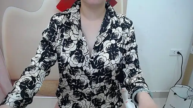 Snapshot of Leiershery chatting on 10.09.25 Leiershery online show from 10.09.25