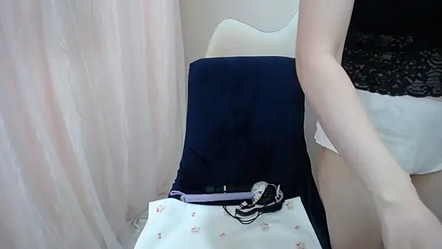 Snapshot of Leiershery chatting on 10.19.25 Leiershery online show from 10.19.25