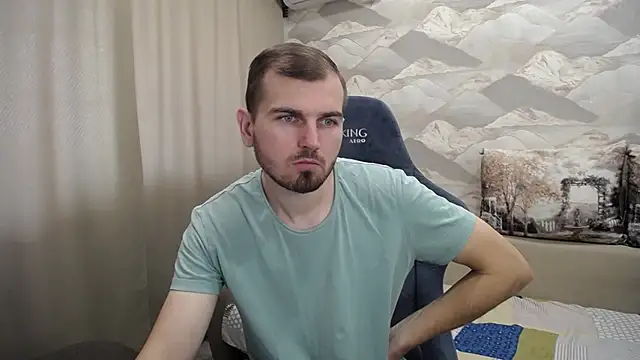 Snapshot of SerzhKorol1 chatting on 10.03.25 SerzhKorol1 online show from 10.03.25