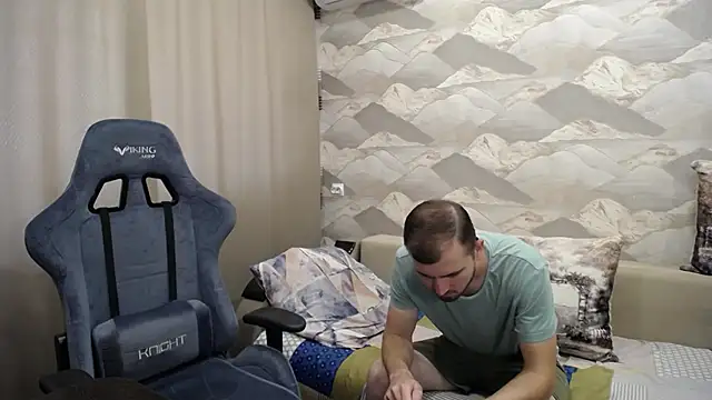 Snapshot of SerzhKorol1 chatting on 10.04.25 SerzhKorol1 online show from 10.04.25