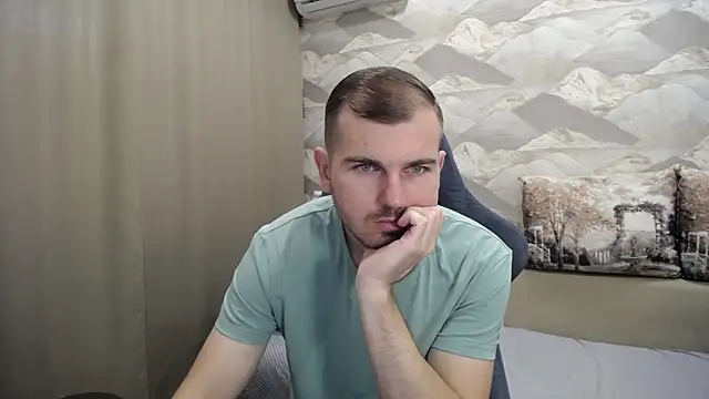 Snapshot of SerzhKorol1 chatting on 10.09.25 SerzhKorol1 online show from 10.09.25