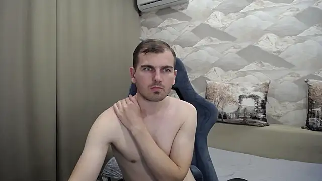 Snapshot of SerzhKorol1 chatting on 10.28.25 SerzhKorol1 online show from 10.28.25