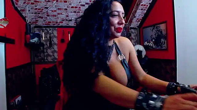 Snapshot of DommeBellatrix chatting on 10.26.25 DommeBellatrix online show from 10.26.25