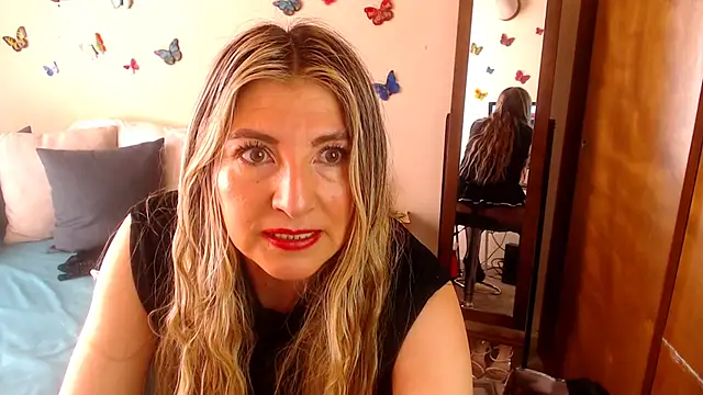 Jolie-Mature online show from 10.15.25