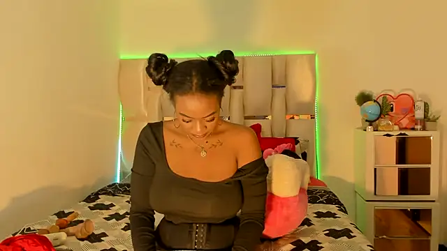 Snapshot of viioolleettaa chatting on 12.16.24 viioolleettaa online show from 12.16.24