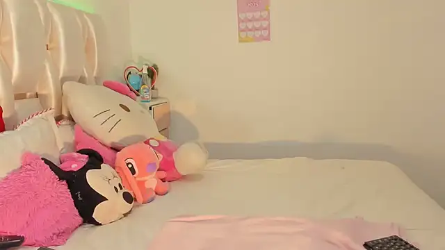 Snapshot of viioolleettaa chatting on 01.11.25 viioolleettaa online show from 01.11.25