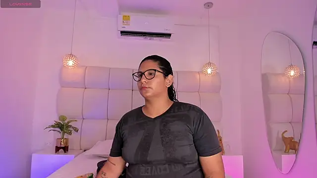 DanielleEvans  online show from 11.08.25