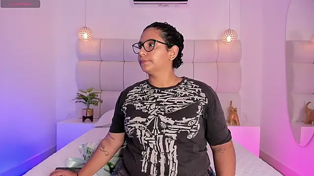 DanielleEvans  online show from 11.18.25