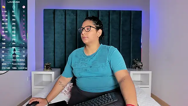 DanielleEvans  online show from 01.13.26