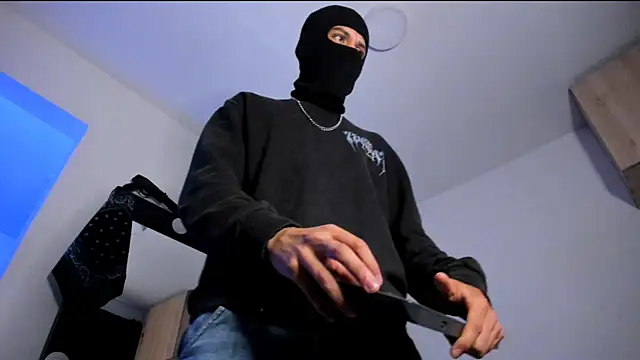 Snapshot of Samuel_Suarez chatting on 10.25.25 Samuel Suarez online show from 10.25.25