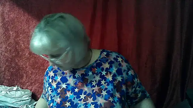 Snapshot of Gina_Marlyn chatting on 06.10.26 Gina Marlyn online show from 06.10.26