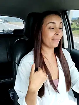 aisha es online show from 09.24.25