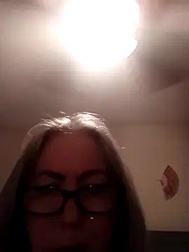 Snapshot of EvaRobinson chatting on 12.12.24 EvaRobinson online show from 12.12.24