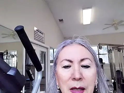 Snapshot of EvaRobinson chatting on 01.20.25 EvaRobinson online show from 01.20.25