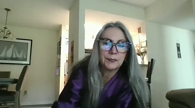 Snapshot of EvaRobinson chatting on 02.19.25 EvaRobinson online show from 02.19.25