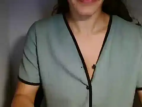 Snapshot of melaniepatterson chatting on 10.15.25 melaniepatterson online show from 10.15.25