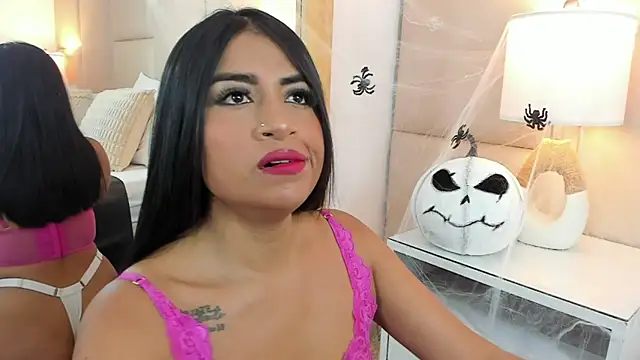 AntoniaRoss  online show from 10.30.25