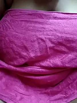 Snapshot of DEPALI09 chatting on 10.19.25 DEPALI09 online show from 10.19.25