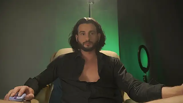 Snapshot of Keen___Luckystrike chatting on 11.09.25 Keen Luckystrike online show from 11.09.25