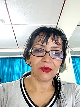 kelly dirty  online show from 10.14.25