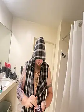 Snapshot of Littledick007007 chatting on 10.03.25 Littledick007007 online show from 10.03.25