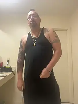 Snapshot of Littledick007007 chatting on 11.04.25 Littledick007007 online show from 11.04.25