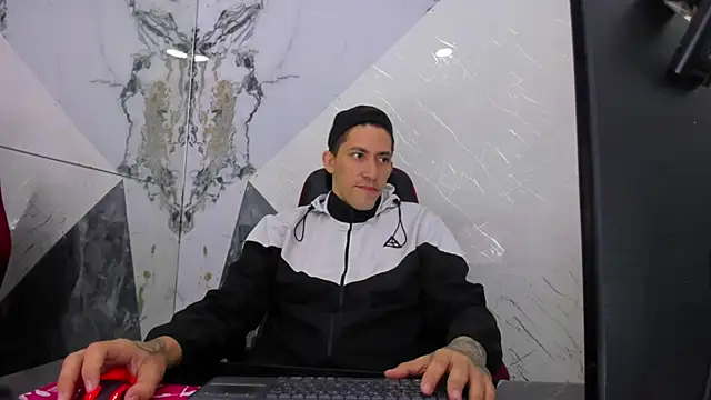 Snapshot of yeckodream chatting on 11.13.25 yeckodream online show from 11.13.25