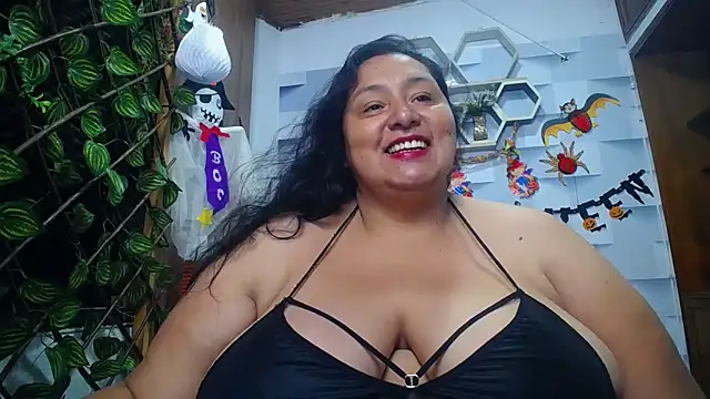 TistMature online show from 10.25.25