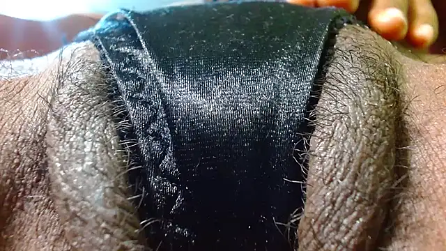 Snapshot of bethanywilson_23 chatting on 10.21.25 bethanywilson 23 online show from 10.21.25