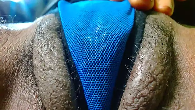 Snapshot of bethanywilson_23 chatting on 10.27.25 bethanywilson 23 online show from 10.27.25