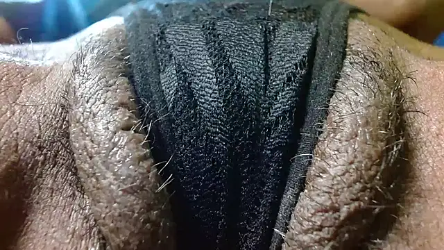 Snapshot of bethanywilson_23 chatting on 10.28.25 bethanywilson 23 online show from 10.28.25